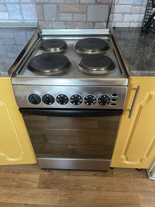 Продам эл.плиту