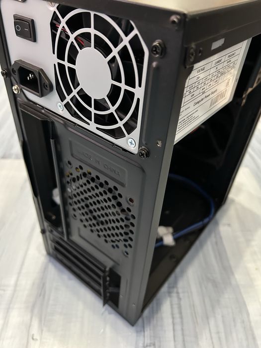 Carcasa plus sursa 500W noua