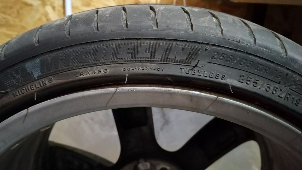 Vând 3 buc. Anvelope MICHELIN 255 / 35 ZR / R19
