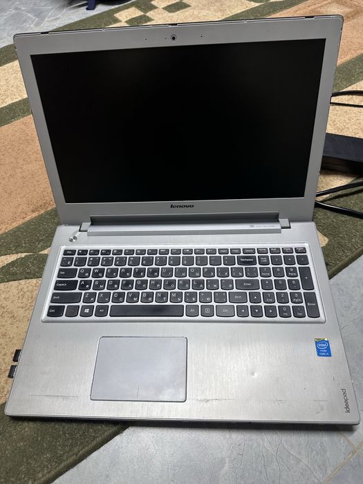 Ноутбу Lenovo.