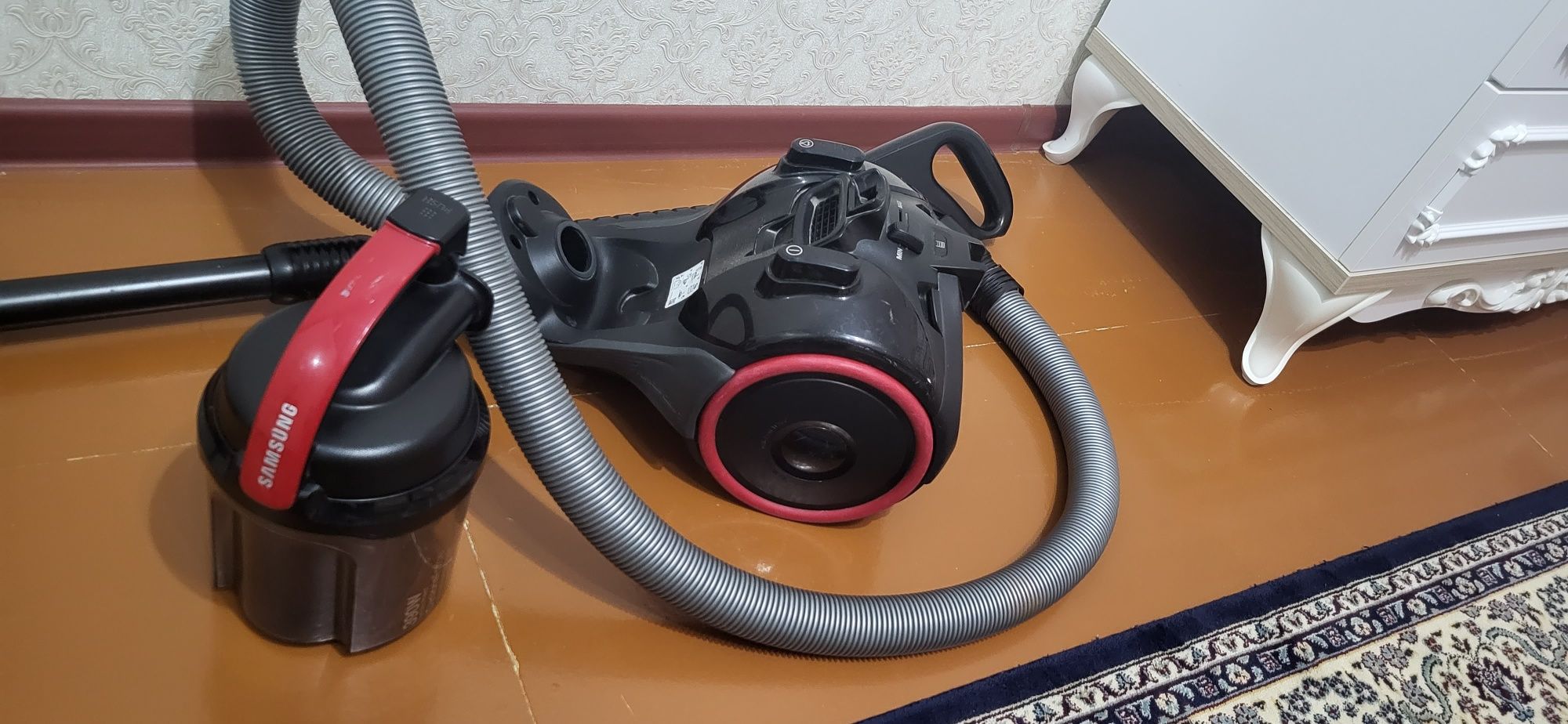 Продаётся пылесос Samsung хорошем состоянии 390W
