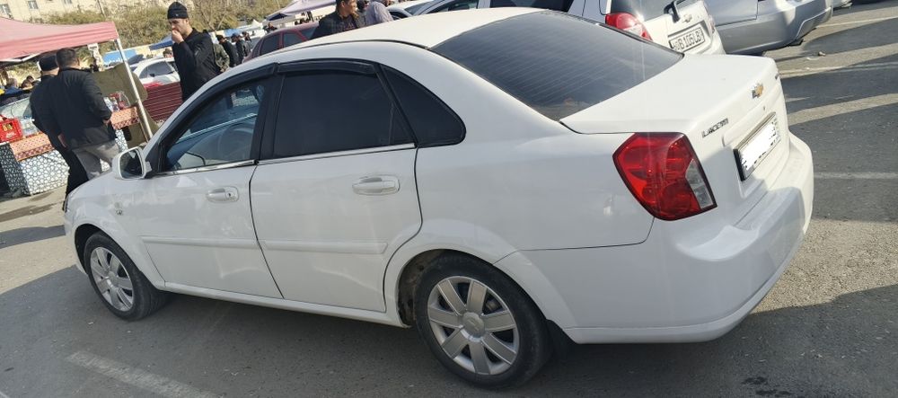 Ласетти сотилади, жентра қилинган,