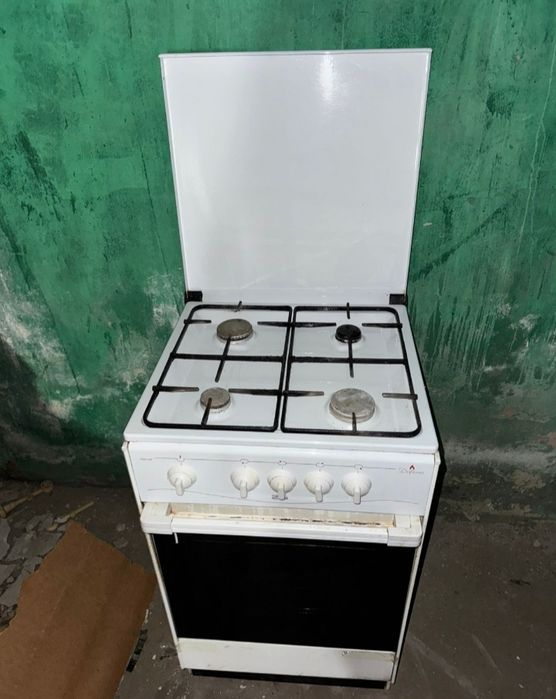 Продам газ плиту