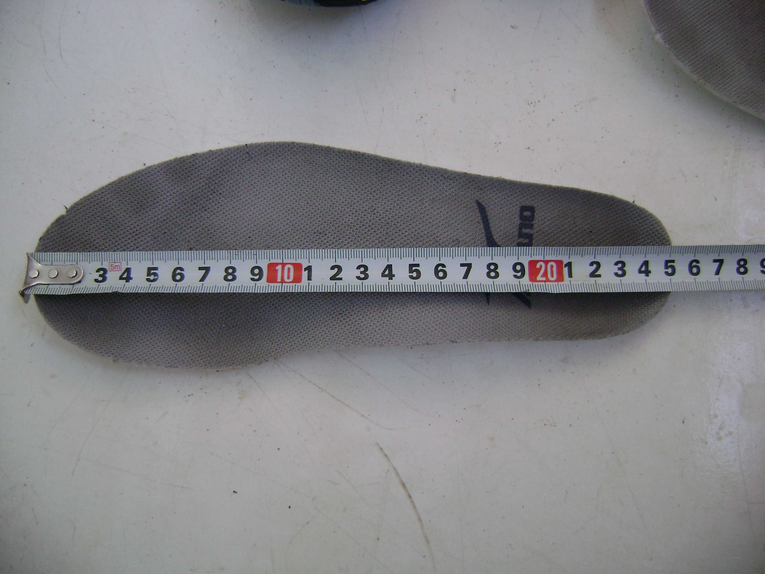 Продавам дамски маратонки Mizuno