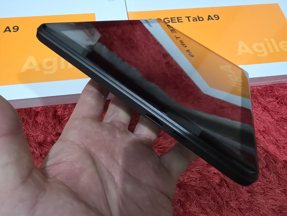 -Doogee Tab A9, Nou, 64Gb, 3Ram+9 extins, Negru, 0 cicluri incarcare,