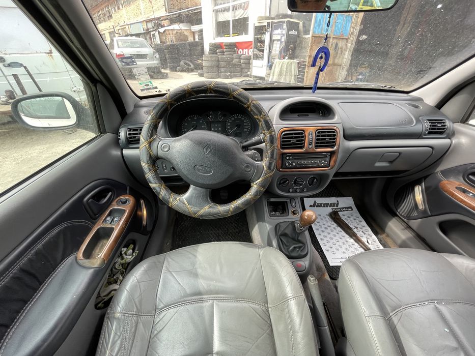 Renault Clio 1.6 90hp 1999 На Части