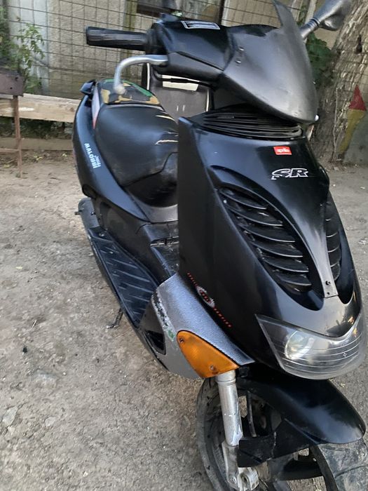 Vand scuter de 49 in 2 timpi mai multe detali in privat