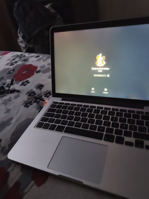 Vând MacBook pro 2015