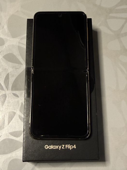 Samsung Galaxy Z Flip4
