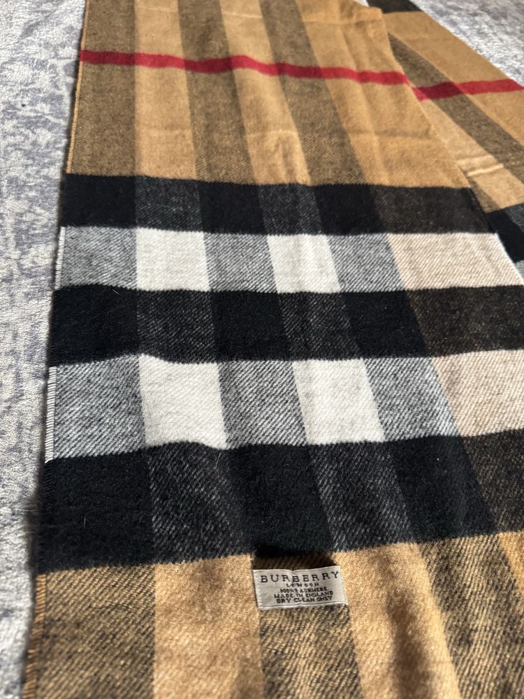Шал burberry