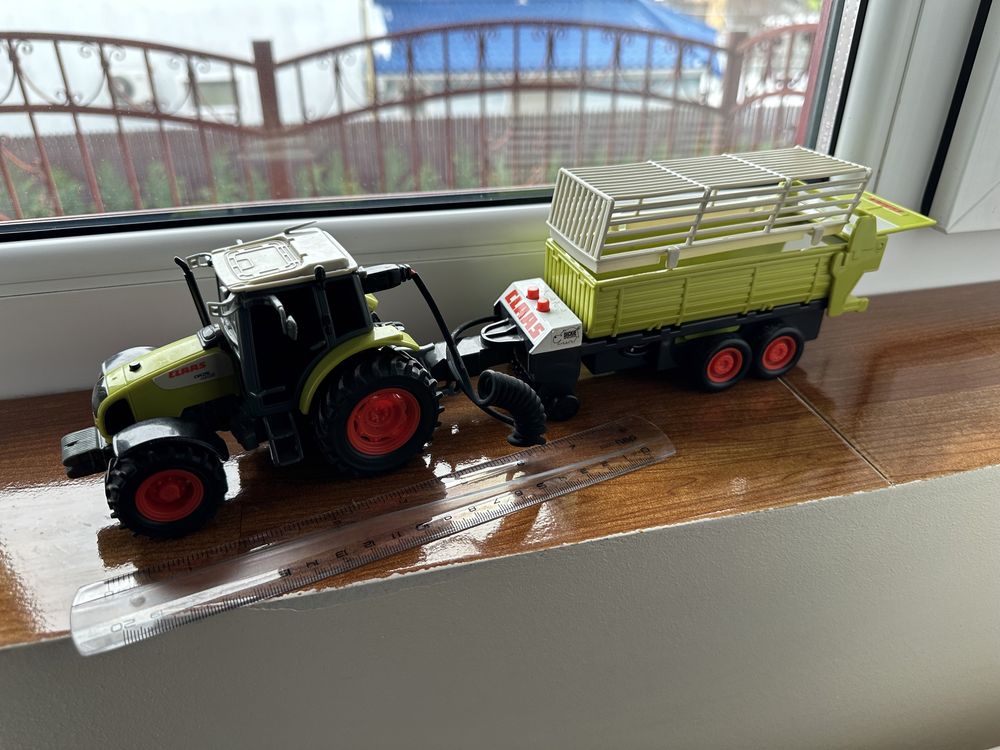 Tractor cu remorca scara 1:43