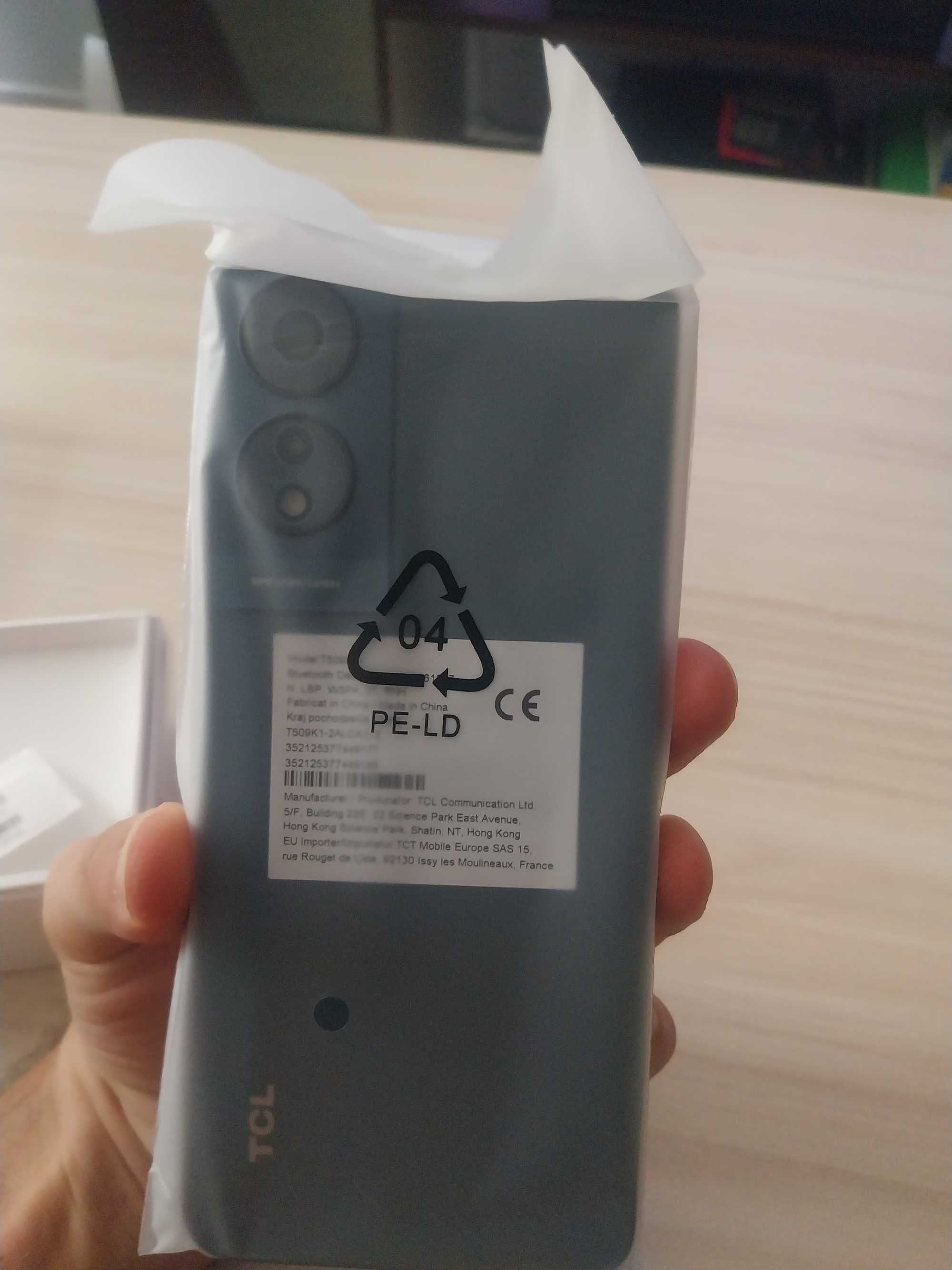 smartphone TCL 505,нов телефон