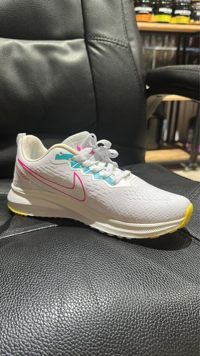 Ликвидация товара кроссовки новые!