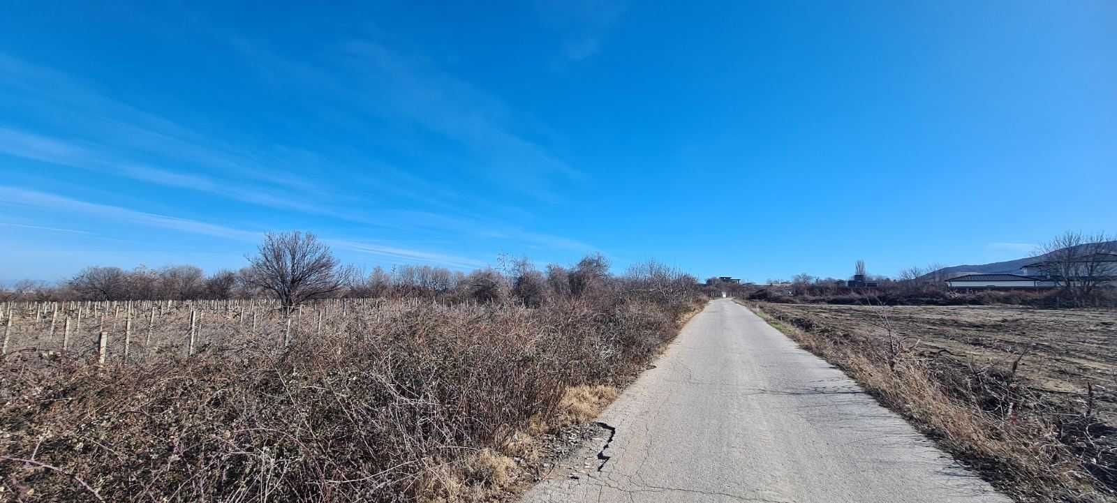 УПИ В Марково на Асфалтов път