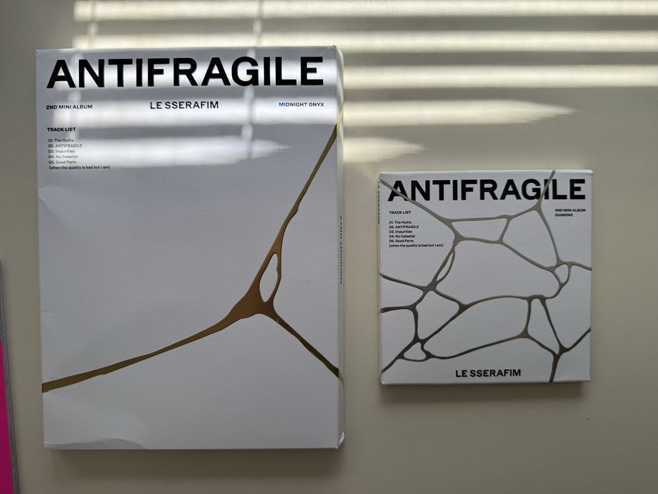 Le Sserafim Antifragile албум