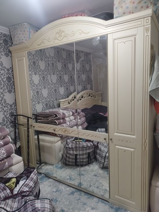 Спальный гарнитур за 200000 тг