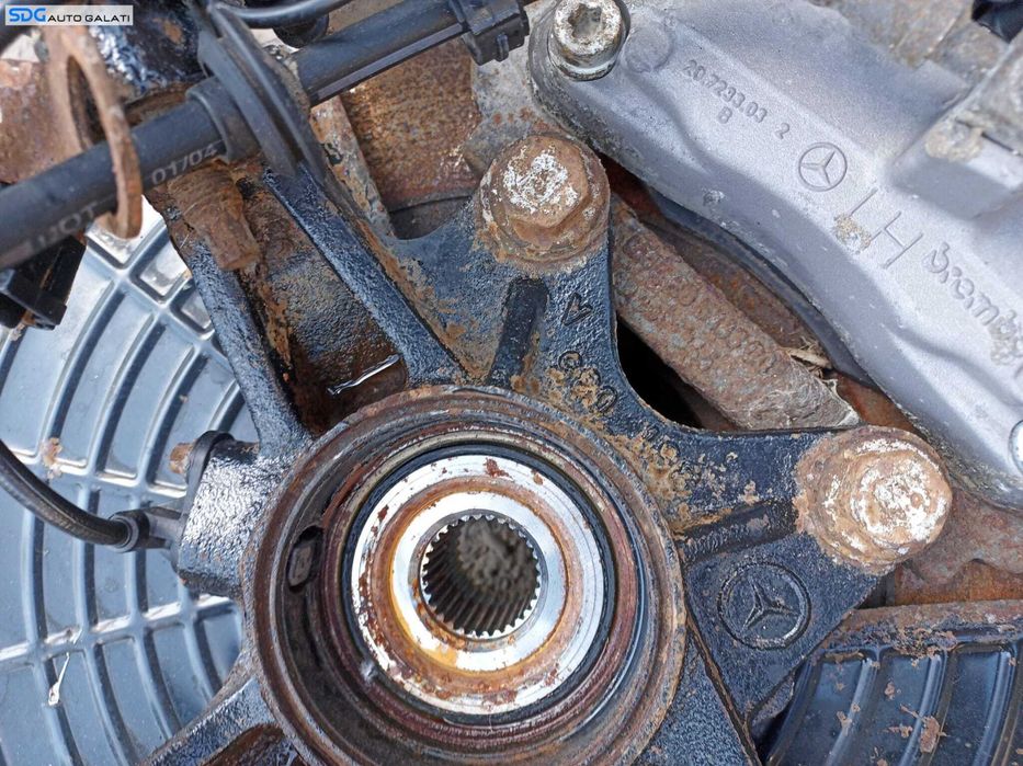 Fuzeta Butuc cu Rulment si Senzor ABS Stanga Fata Mercedes ML W163 1997 - 2005 [X3580]