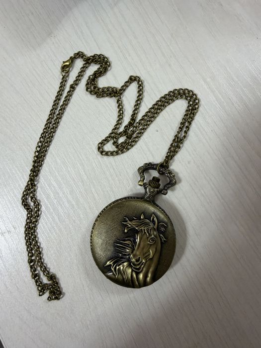 Новые часы на цепочке