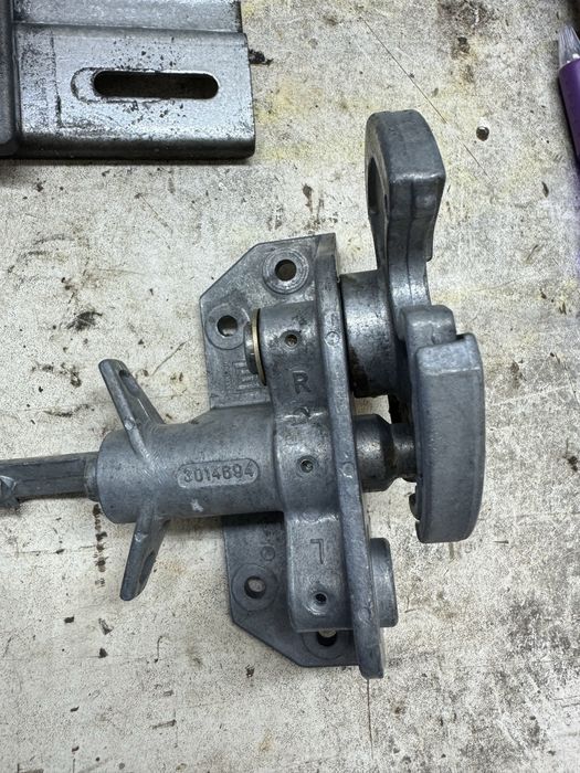 Piese Inchizatoare usi garaj 3014694 Hormann Germania