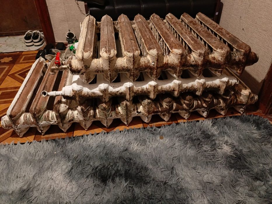 Продам чугунные батареи, самовывоз