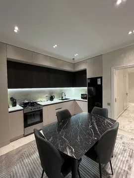 Сдается в аренду квартира  Юнусабад 11 квартал.  2х комнатная + Холл.