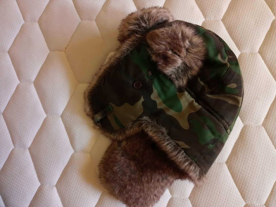 Зимна шапка ушанка Highlander и ръкавици "W+R")