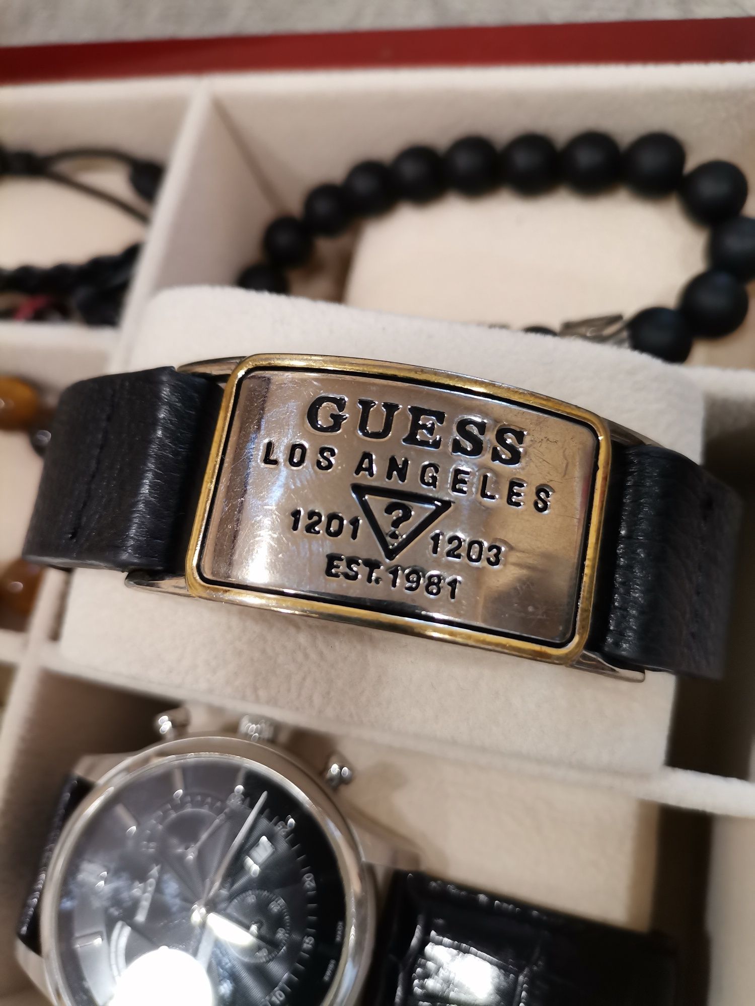 Оригинална Мъжка гривна guess