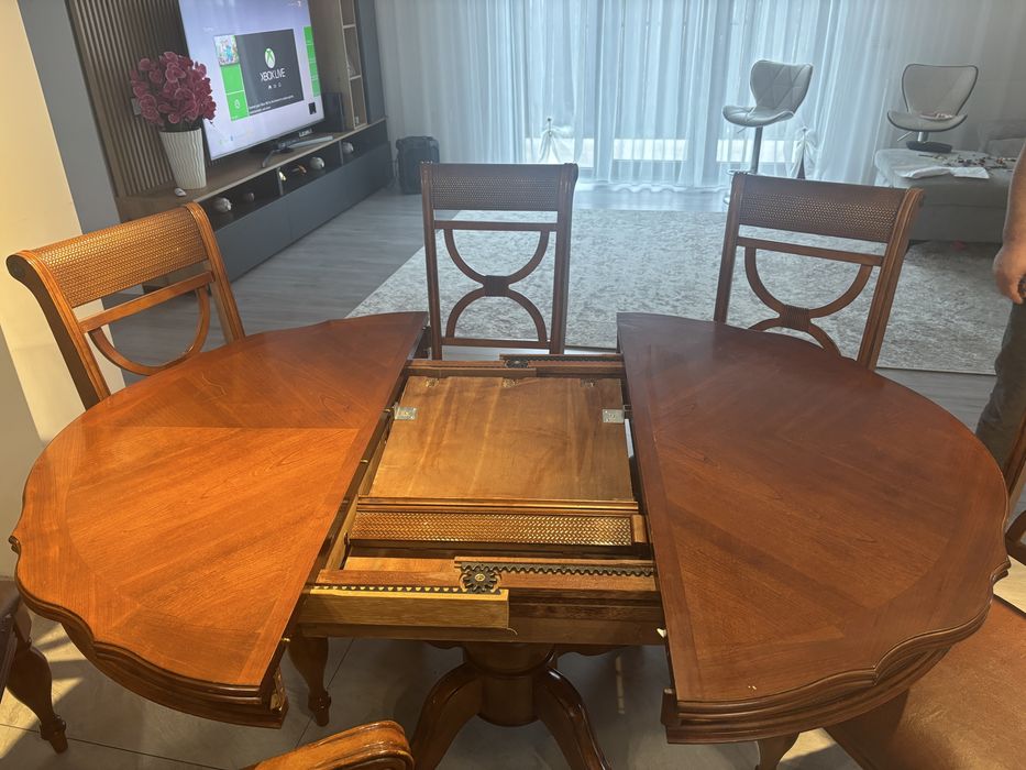 Set  masa cu 6 scaune din lemn masiv