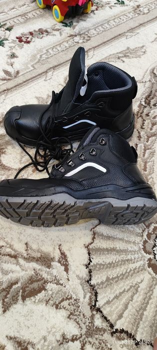 Продам рабочую обувь