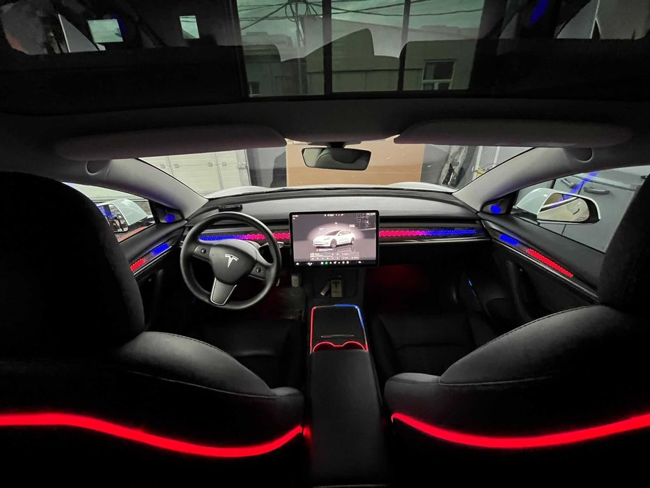 Lumini ambientale LED dedicate TESLA