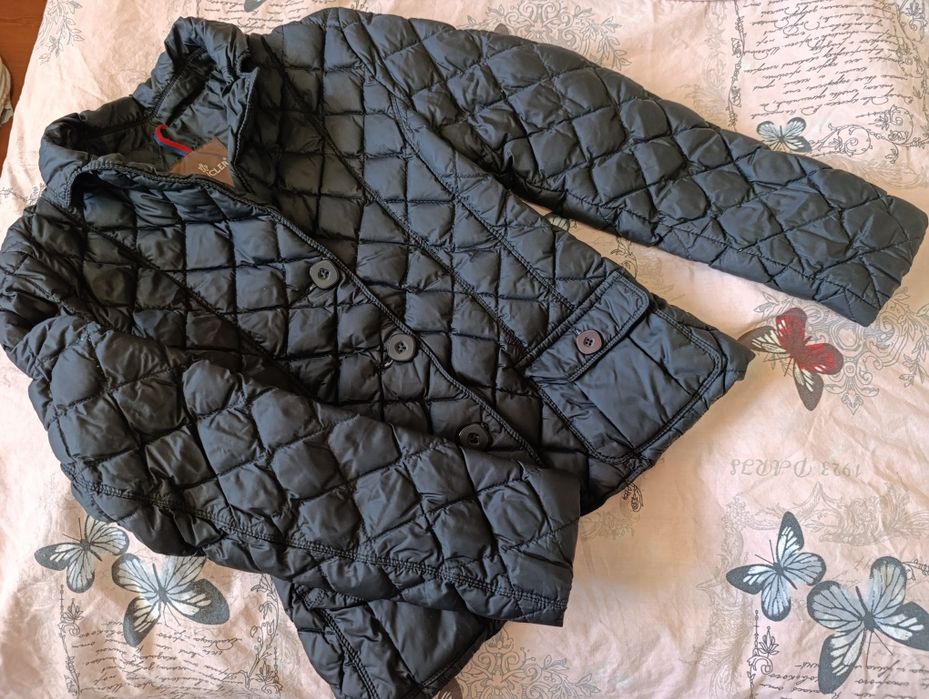 Вталено яке с естествен гъши пух Moncler