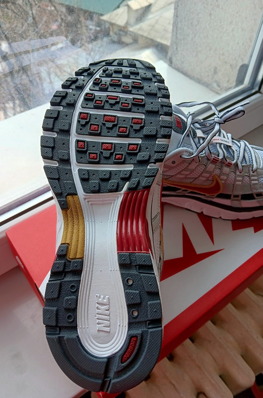 Papuci Nike p-6000