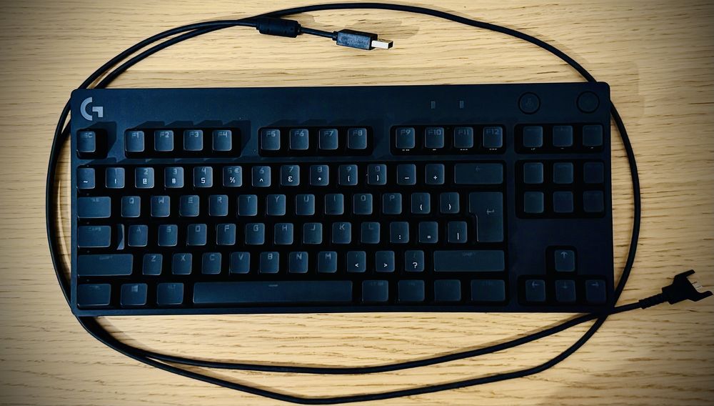 Tastatura mecanica Gaming - Logitech G Pro, Iluminare RGB.