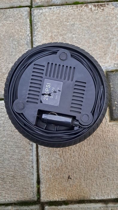 Compresor auto de umflat roti, pentru masina, portabil, nou.