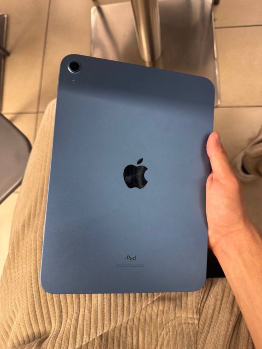 Apple Apple iPad 10th Gen (128GB, Wi-Fi, Blue) 2023