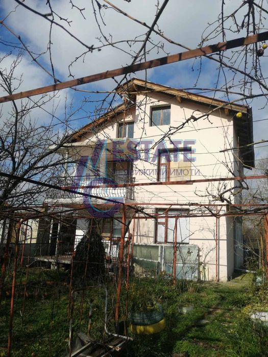 Триетажна къща в село Ливада, гр. Бургас