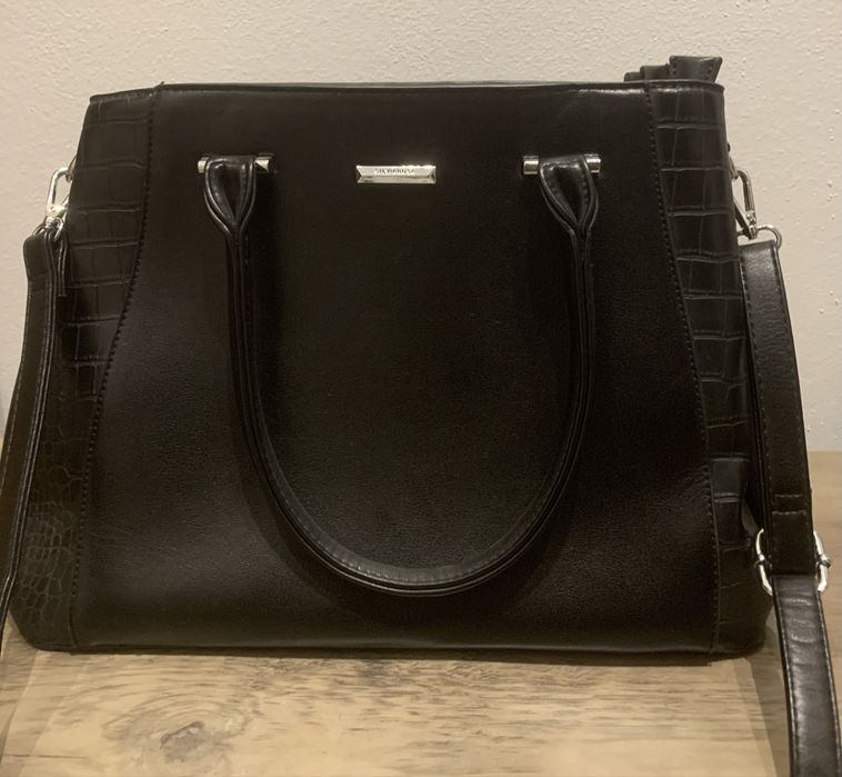 Vând Genti de damā