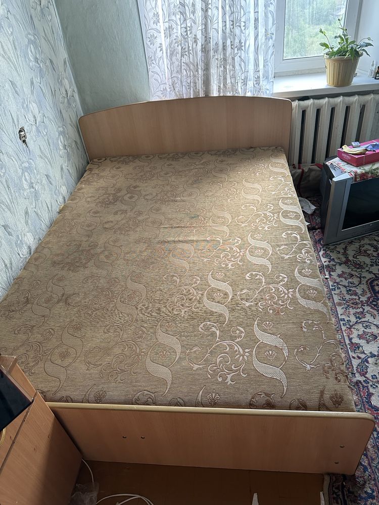 Продается двухспальная кровать