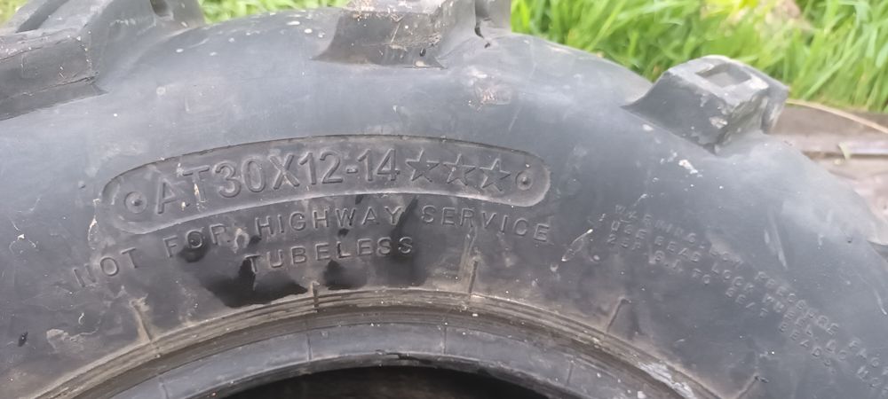 Vând anvelope at 30 x 10-14