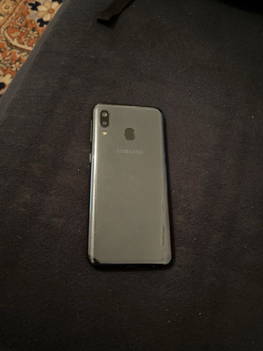 Telefon samsung galaxy A20e