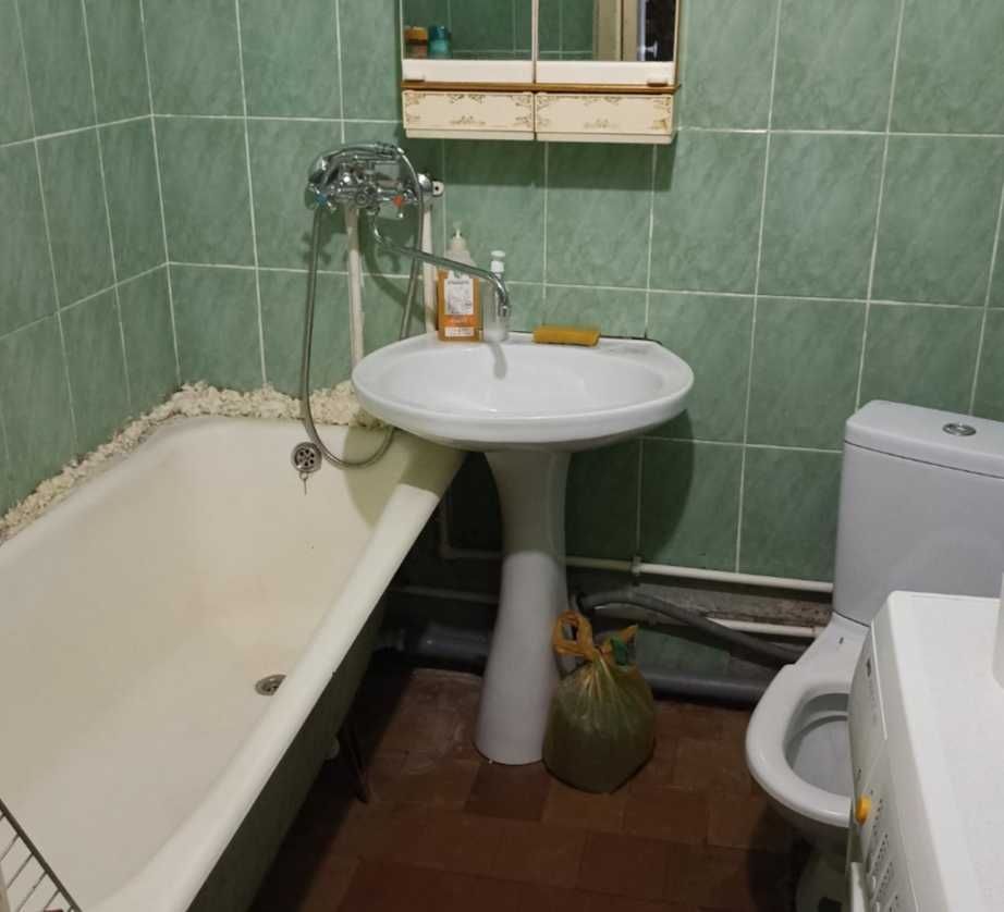 Сдам комн в хорошем районе