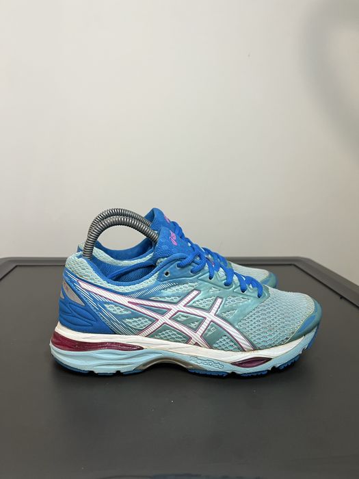 Оригинални маратонки Asics 38 номер