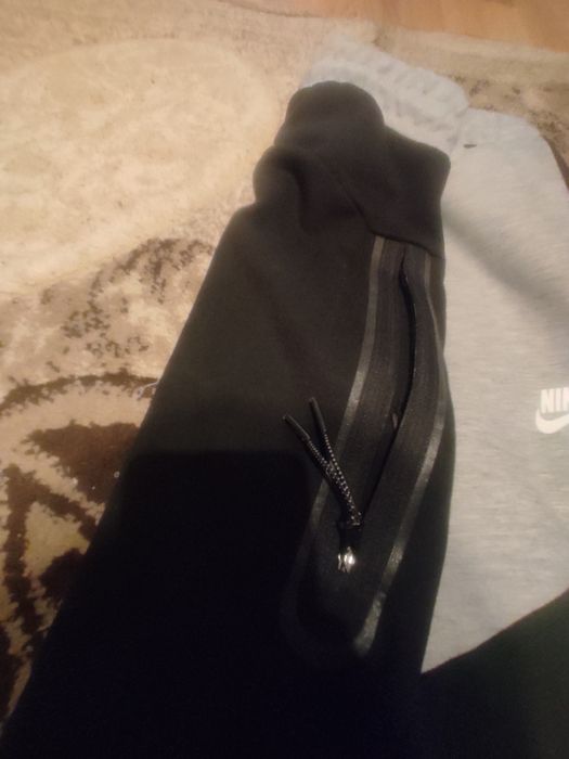 Pantaloni Nike tech