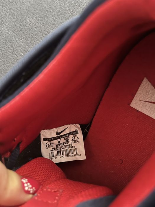 Маратонки Nike и Adidas