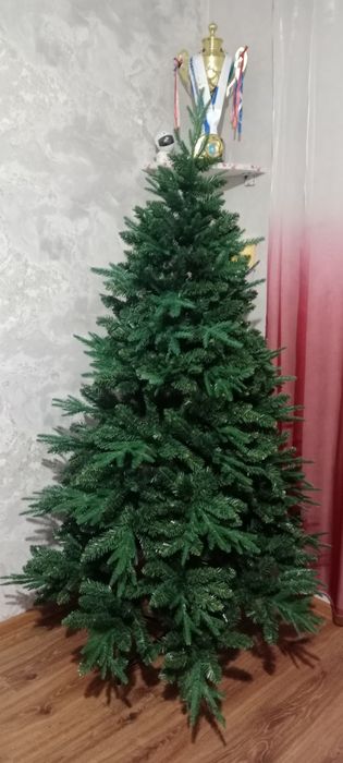 Продам новую ёлку в коробке запечатанная