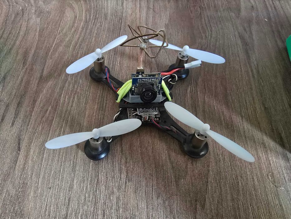 Drona FPV Eachine QX90