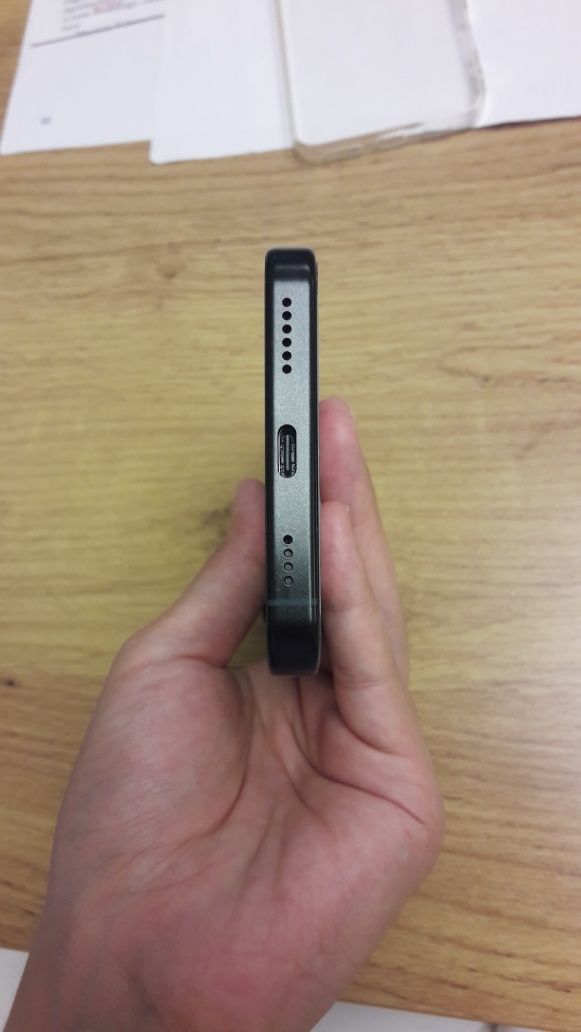 Iphone 16 pro max ga o'xshidi