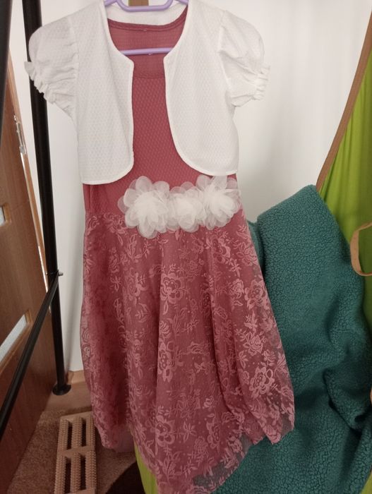 Rochii superbe fetița și mămică