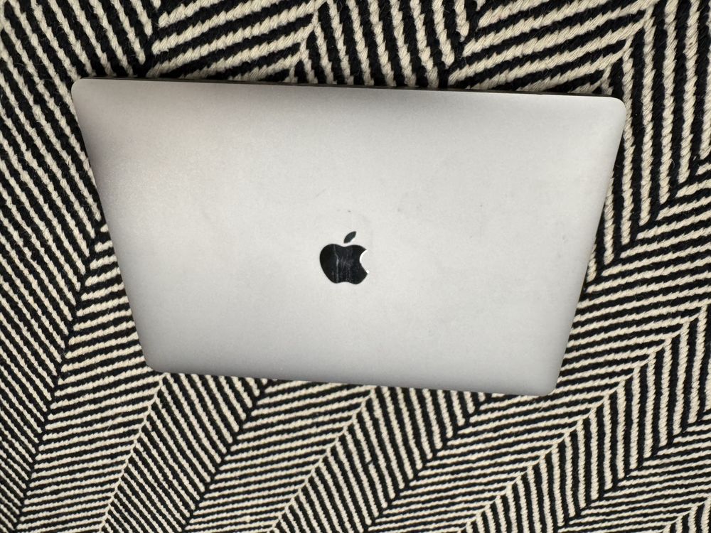 MacBook Pro 13 256 GB (space gray)
