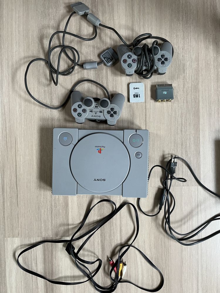 Playstation 1 cu controller si joc